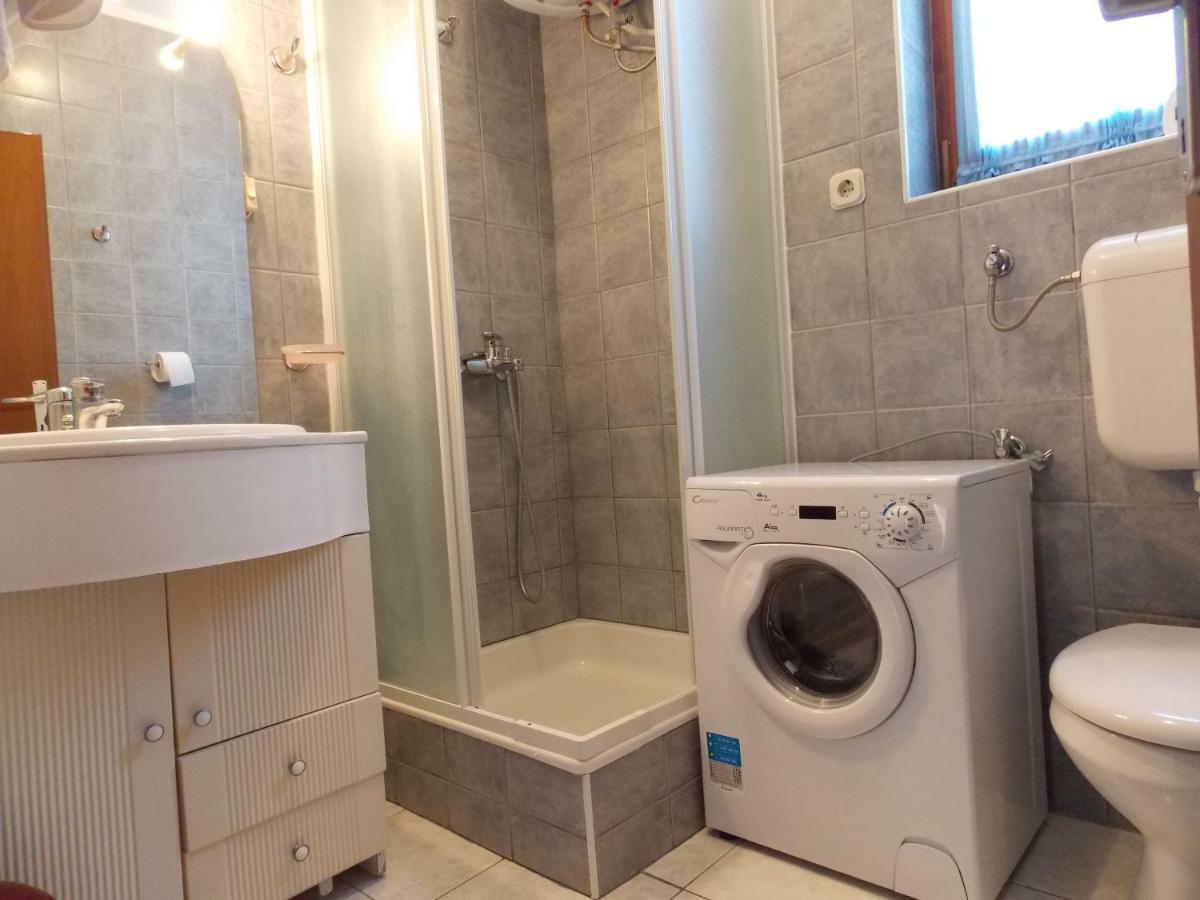 Apartments Rogic Jadranovo Bagian luar foto